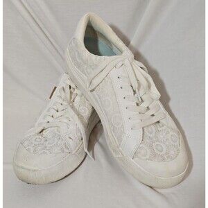 Stylish Dr Scholl's fancy sneakers with wonderful arch support. 9 1/2